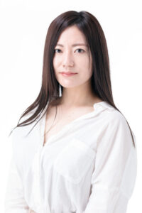 岡山で夏の紫外線ダメージを髪質改善でケアする女性の美しい髪