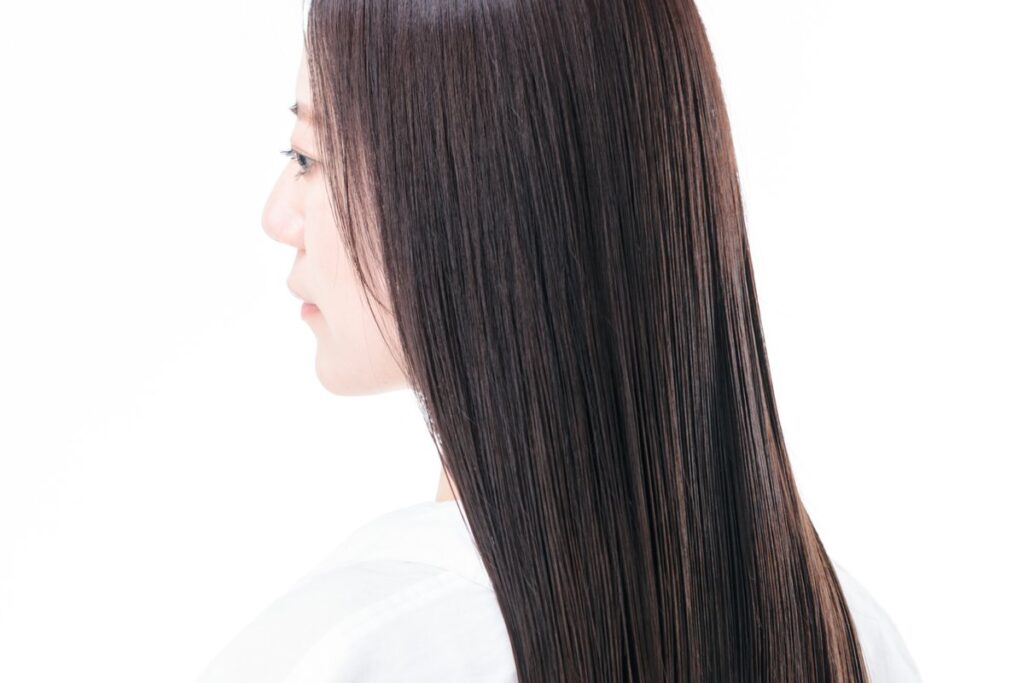 岡山の美容室Mint leafで髪質改善を施したツヤのあるショートヘアの仕上がり