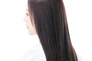 岡山の美容室Mint leafで髪質改善を施したツヤのあるショートヘアの仕上がり